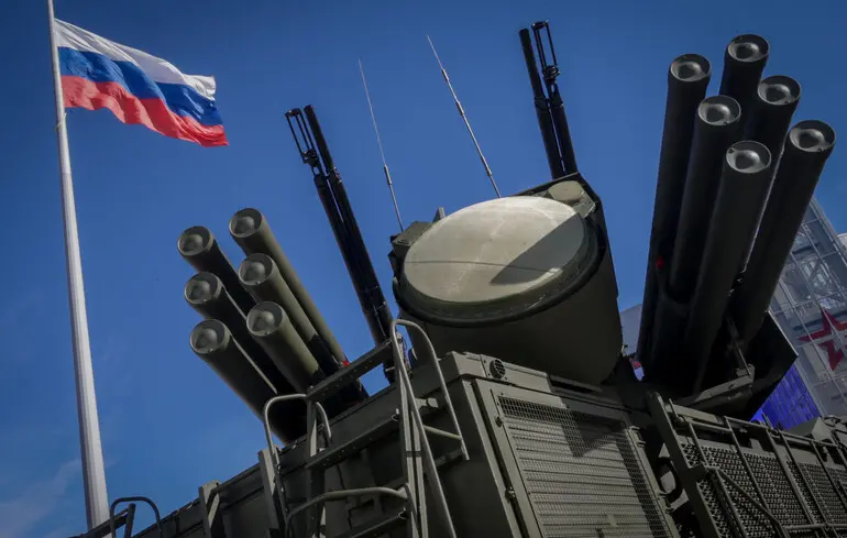 Росія перекладає захист великих підприємств на їхн