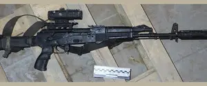 В Бахмаче мужчина с автоматом устроил стрельбу