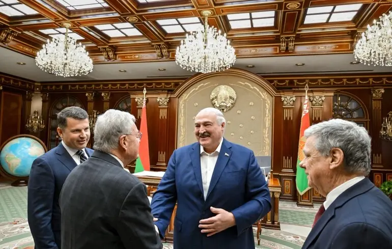 Лукашенко не звільнятиме політв'язнів: переговори зі США гал
