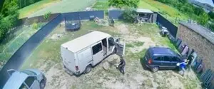 В Волынской области мужчины с лопатами и топорами напали на автомобили ТЦК