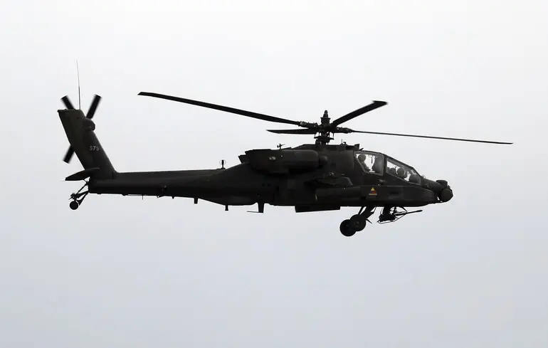 CNN: американський ударний вертоліт AH-64 Apache в
