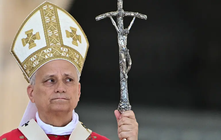 Папа Лев XIV освятив вежу Ісуса в храмі Саграда Фамілія в Барселоні — El Confidencial