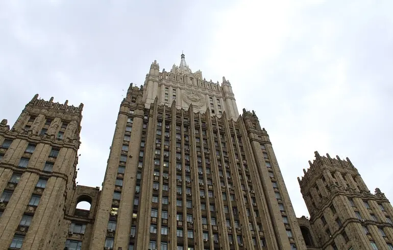 Послухали про "усунення першопричин" війни: посли Франції, Британії та Німеччини зустрілися із заступником Лаврова