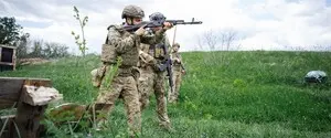 Годі азартних ігор — держава мухлює: чому військові жорстко розкритикували нові контракти та реформу ЗСУ