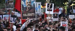 «Революция фламинго»: курортный проект зятя Трампа вызвал массовые протесты в Албании