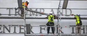 Имя Трампа сняли с фасада Кеннеди-центра