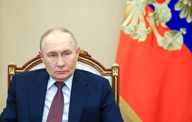 Загнанный в угол: Путин переносит войну в Европу — The Guardian