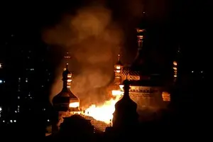 Росія вдарила по Києво-Печерській Лаврі, палає Успенський собор