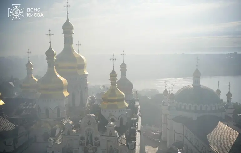 Зеленський про удари росіян по Києву та Лаврі: 