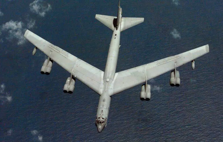 В США разбился стратегический бомбардировщик B-52: что известно