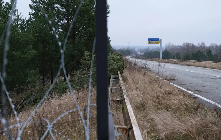 Україна зміцнює кордон із Білоруссю через зростання воєнних ризиків — The Guardian