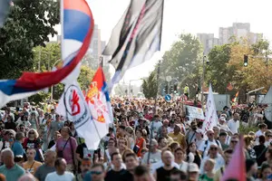У Сербії тисячі людей вийшли на мітинг проти правління Вучича, вимагаючи дострокових виборів
