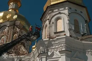 У Києві завершили відновлення Успенського собору, пошкодженого російським обстрілом