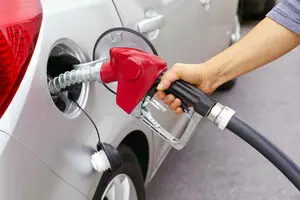 В связи с ударами по НПЗ Россия ведет переговоры с Казахстаном об импорте бензина — Reuters
