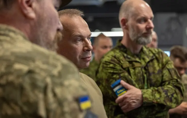 Так роблять усюди, ніякого комфорту на війні: Сирський про перекидання бойових командирів у нові бригади