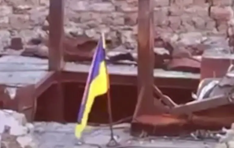 Над Кинбурнской косой подняли украинский флаг. Уцелевшие россияне эвакуируются