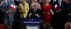 Качиньский решил вернуть орден, полученный от Зеленского