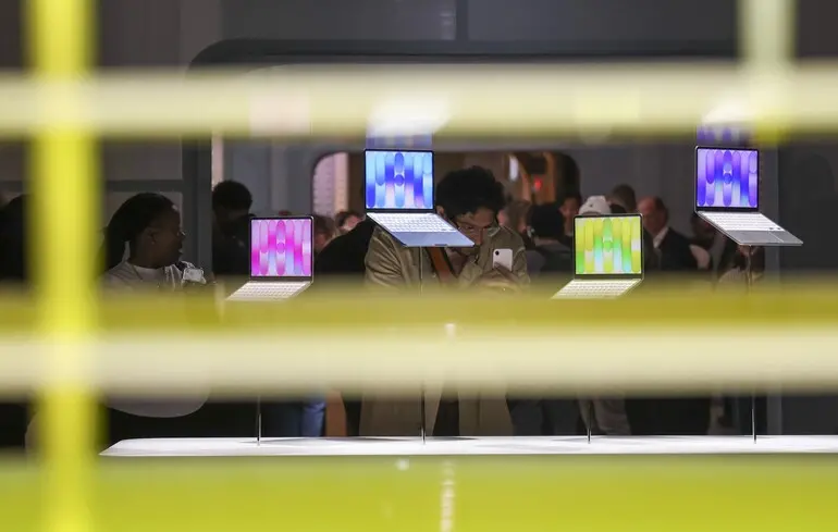 Презентация MacBook Neo от Apple.