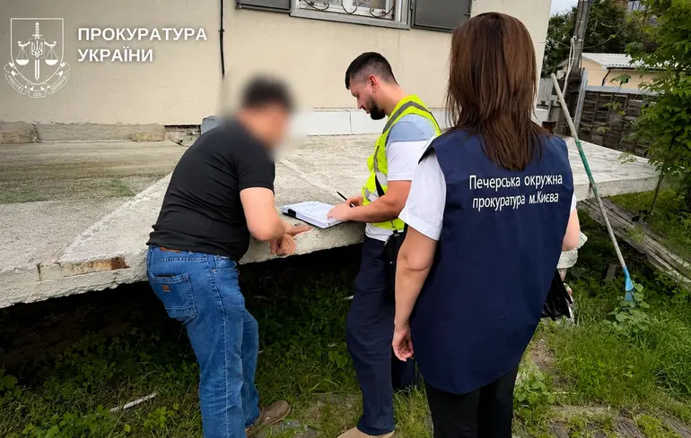 До 30 тис. доларів за інвалідність: у Києві викрили масштабну схему