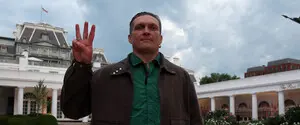 Усик отказался от всех чемпионских титулов
