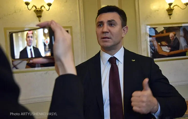 НАБУ вручило підозру депутату Тищенку: вимагав $1 млн за «захист» кол-центрів та «відмив» 12,6 млн гривень
