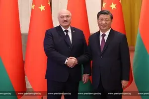 Лукашенка после разговора с Путиным срочно вылетел к Си: что это означает