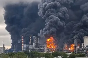 Удары по российским НПЗ: эксперт объяснил, при каких условиях нефтеперерабатывающая отрасль станет бременем для РФ
