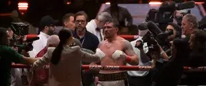 Усик после отказа от титулов хочет подраться с экс-чемпионом UFC