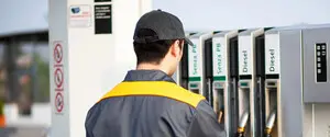 Дроны атаковали АЗС, многоэтажку и магазин в Харьковской области: семь раненых