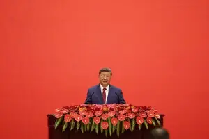 Си Цзиньпин заявил о глобальной роли Коммунистической партии Китая и пообещал укреплять армию
