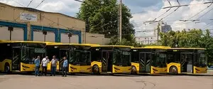 Перекрытый центр и задержки на десятках маршрутов: в Киеве из-за атаки РФ изменили схему движения транспорта