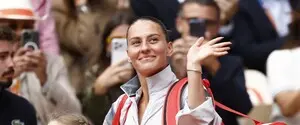 Уимблдон-2026: Костюк в волевом стиле прошла россиянку, Снигур обыграла француженку