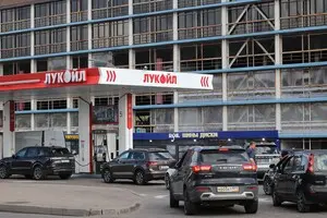 Топливный кризис в России: в Новороссийске остановили продажу бензина, а в ряде регионов отменяют автобусные рейсы
