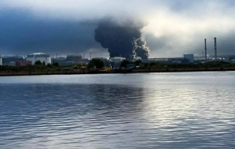У порту Санкт-Петербурга ССО влучили в нафтовий термінал