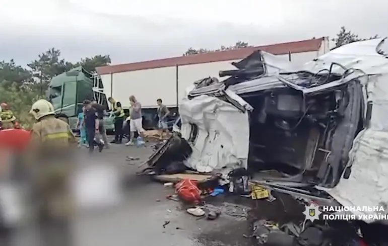 Поліція опублікувала відео з місця смертельної ДТП, що трапилася на Миколаївщині