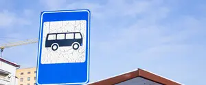 После ночной атаки в Киеве изменили маршруты ряда автобусов и троллейбусов