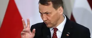 Кремль отвергает предупреждения о российских провокациях в Польше. Сикорский напомнил, что подобное уже было