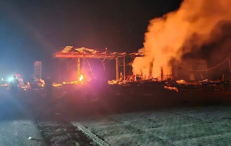 Росіяни масовано атакували АЗС та енергетику в Одеській області: 11 поранених 
