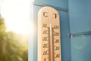 Профспілки ЄС вимагають зупиняти роботу у разі спеки понад 30°C — The Guardian