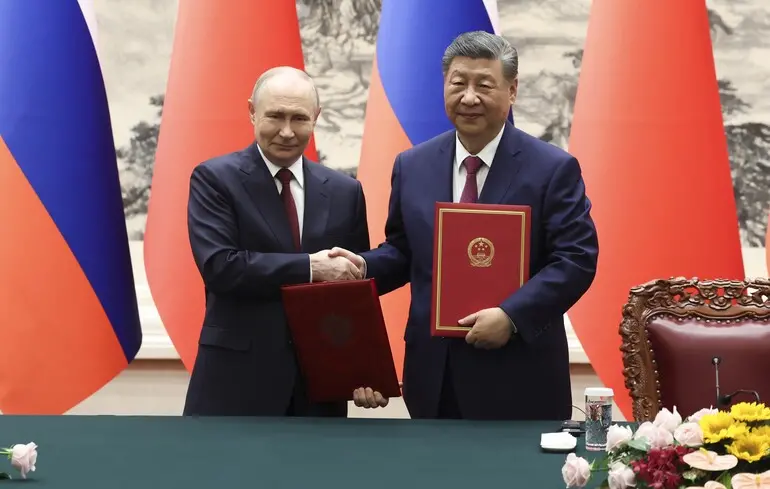 WSJ: Путін був зразком для наслідування для Сі, але війна проти України перетворила його на молодшого партнера