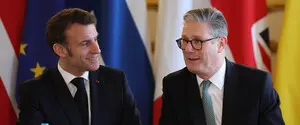 Макрон наградил Стармера высшей наградой Франции за поддержку Украины — Reuters