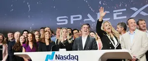 Эйфория вокруг SpaceX закончилась: акции упали ниже стартовой цены