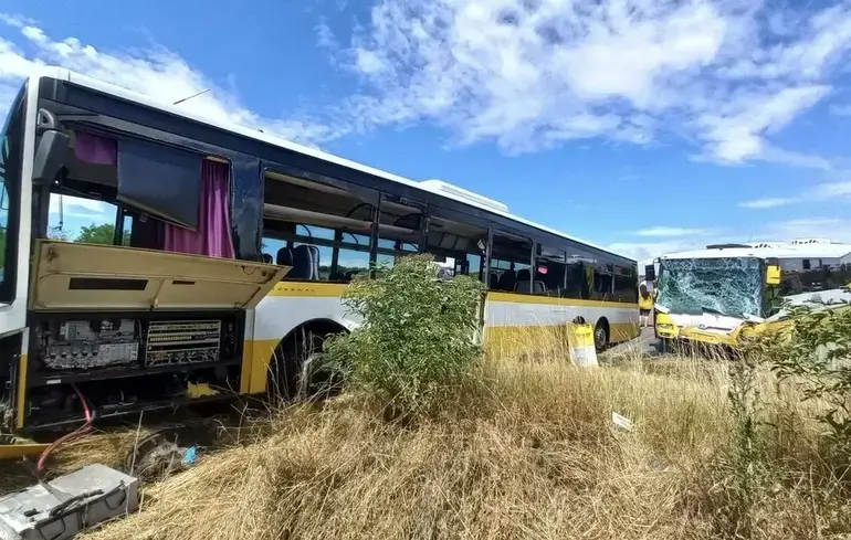 У Чехії зіткнулися два рейсові автобуси: постраждали 47 людей, зокрема й українки