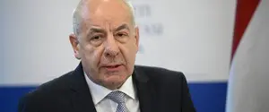 Президент Венгрии подписал закон о собственной отставке