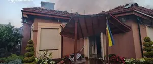 Оккупанты ударили по дому в Киевской области: пострадали дети, ГСЧС публикует фото последствий