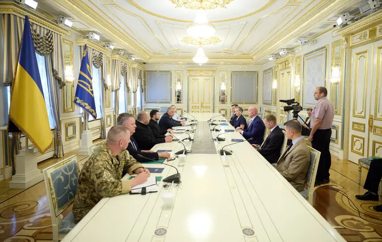 Ліцензії на ракети Patriot та підготовка угоди Drone Deal: Зеленський зустрівся з послом США при НАТО Вітакером