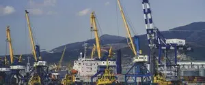 Россия закрывает порт Новороссийска на ночь из-за атак украинских дронов