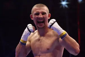 Украинский олимпийский чемпион Хижняк нокаутировал француза и одержал вторую победу в профи