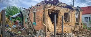 Оккупанты обстреляли дом в Харькове: одна погибшая и 12 раненых, среди которых есть дети