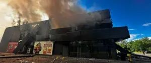 У Чернігові «шахед» вдарив по супермаркету «АТБ», є загиблі